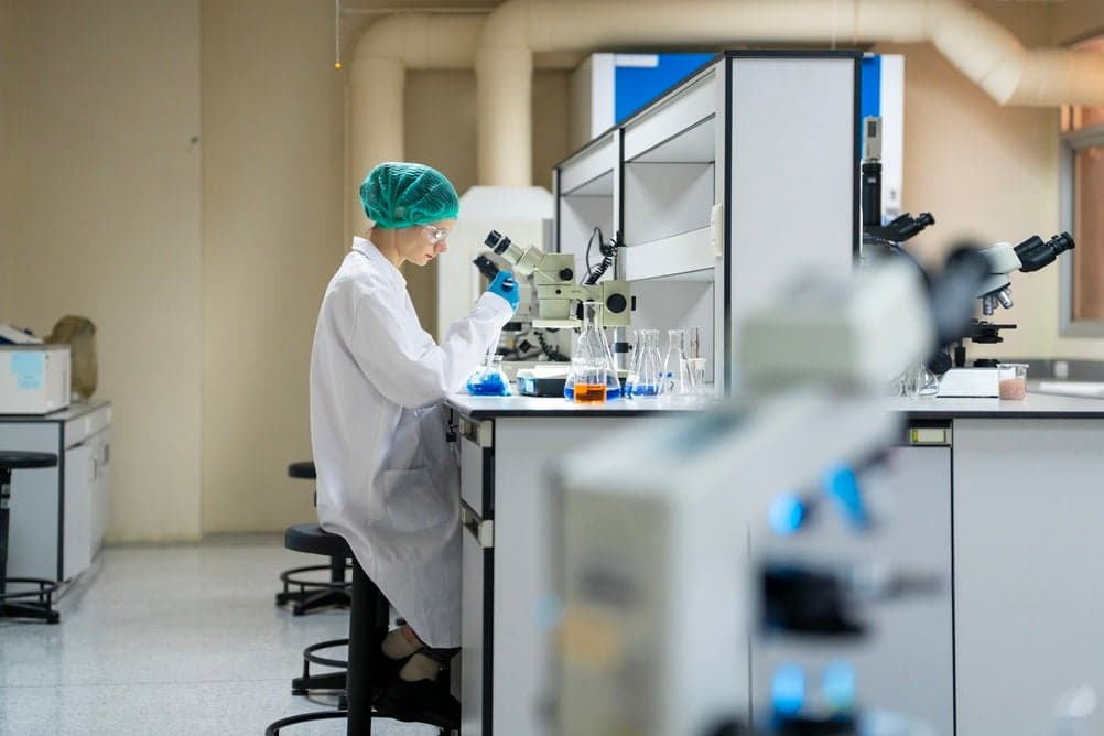 Transitioning from lab bench to GMP: What research scientists should know about manual aseptic filling